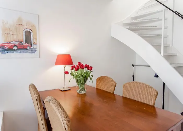 De Jacobsschelp With Parking *