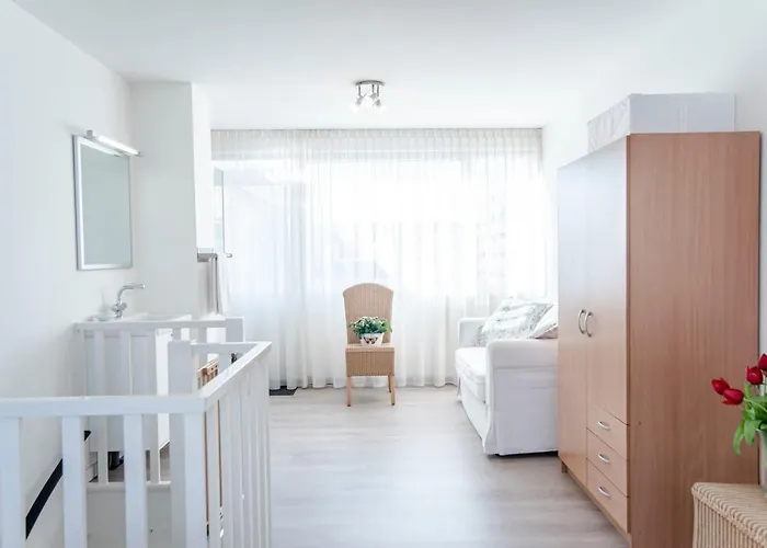 De Jacobsschelp With Parking *