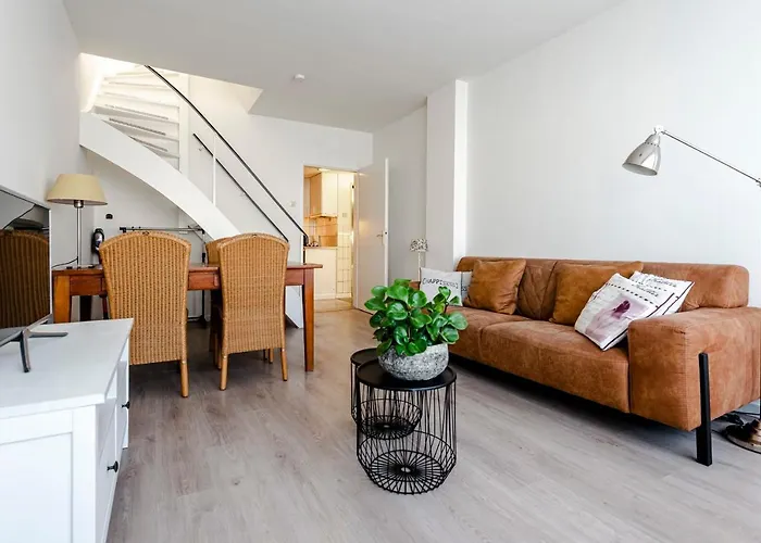 De Jacobsschelp With Parking *